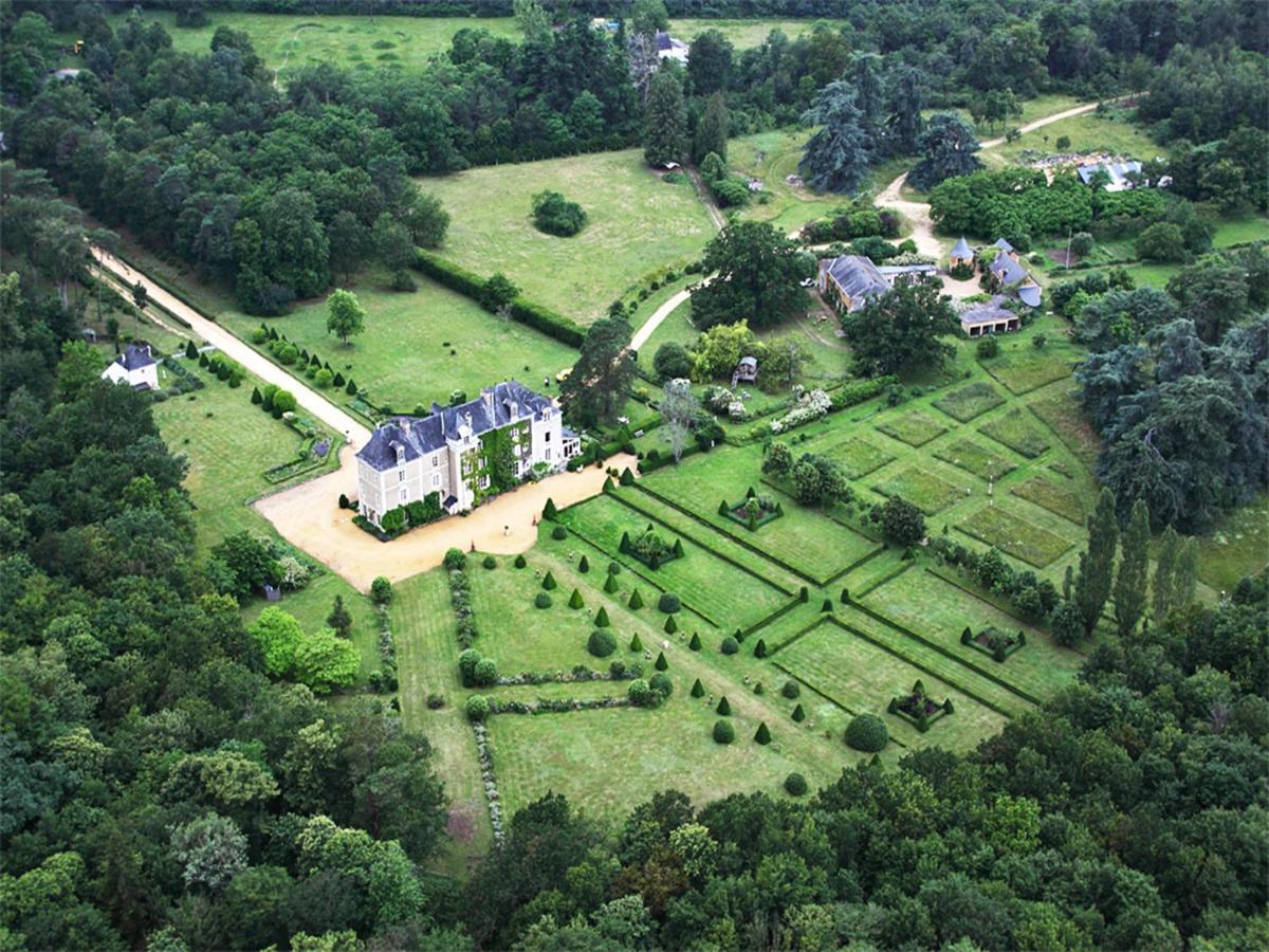 Chateau De Chambiers Durtal Exteriör bild